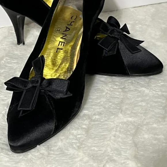 Vintage CHANEL Black Velvet Pumps With Satin Trim And Removable Bow Size EU 37.5 - Picture 10 of 15
